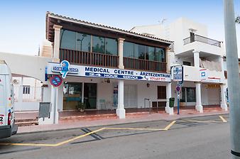 a b: Ärztezentrum Clinic Balear, Cala Dor