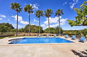 Finca Can Cremat: Poolterrasse