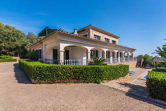 Finca Sa Pleta: Hauseingang und Carport