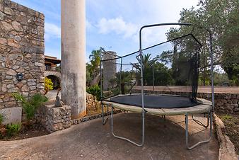 Finca Es Voltor Negre: Trampolin